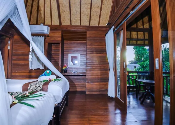 Karang Mesari Hotel 3*